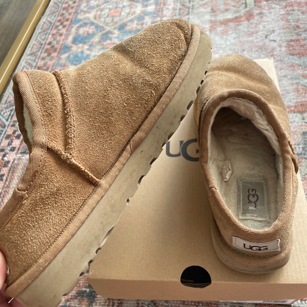 UGG Classic Slipper size 8